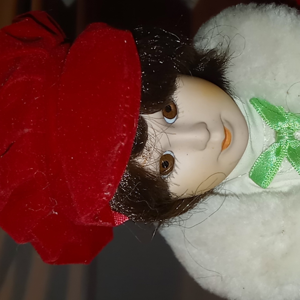 Porcelain doll - Picture 3 of 8